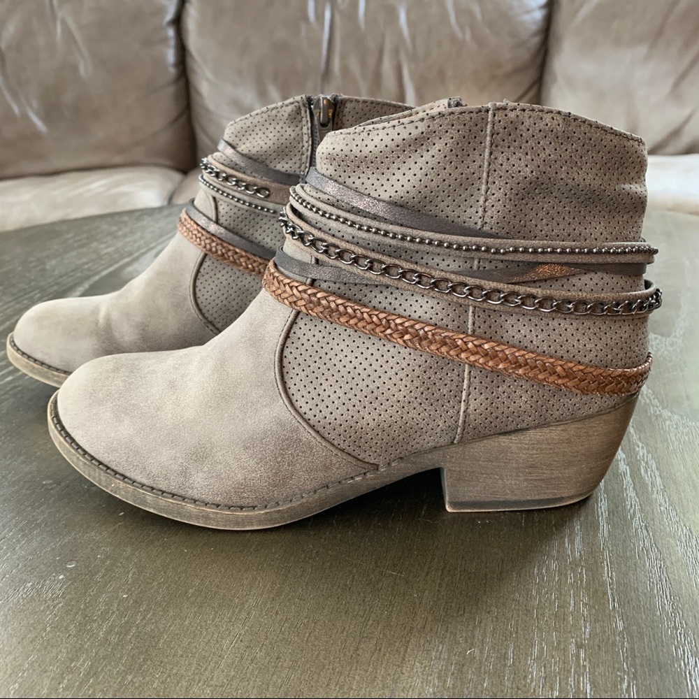 SO brand bootie